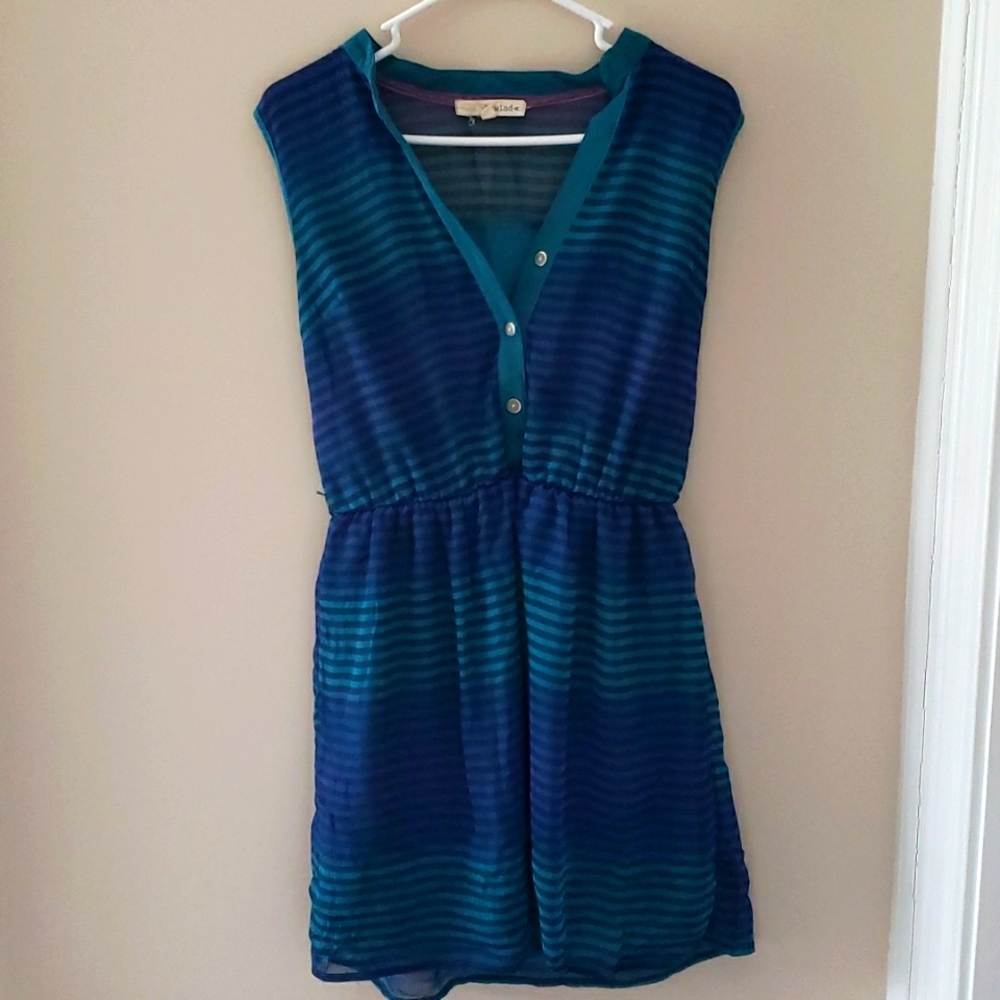 Size L blue short dress